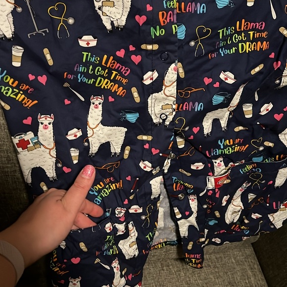 Dickies Women’s Scrub Jacket Drama Llama - Picture 2 of 3